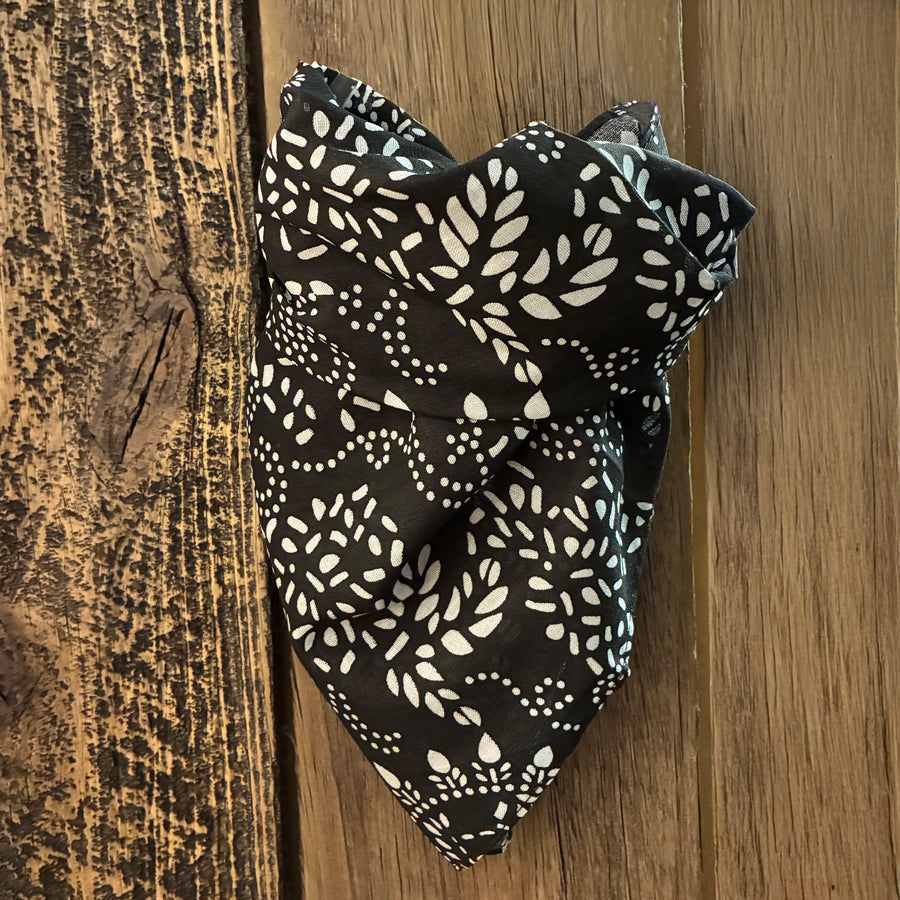 BANDANA - Black & White Leaves Swirls