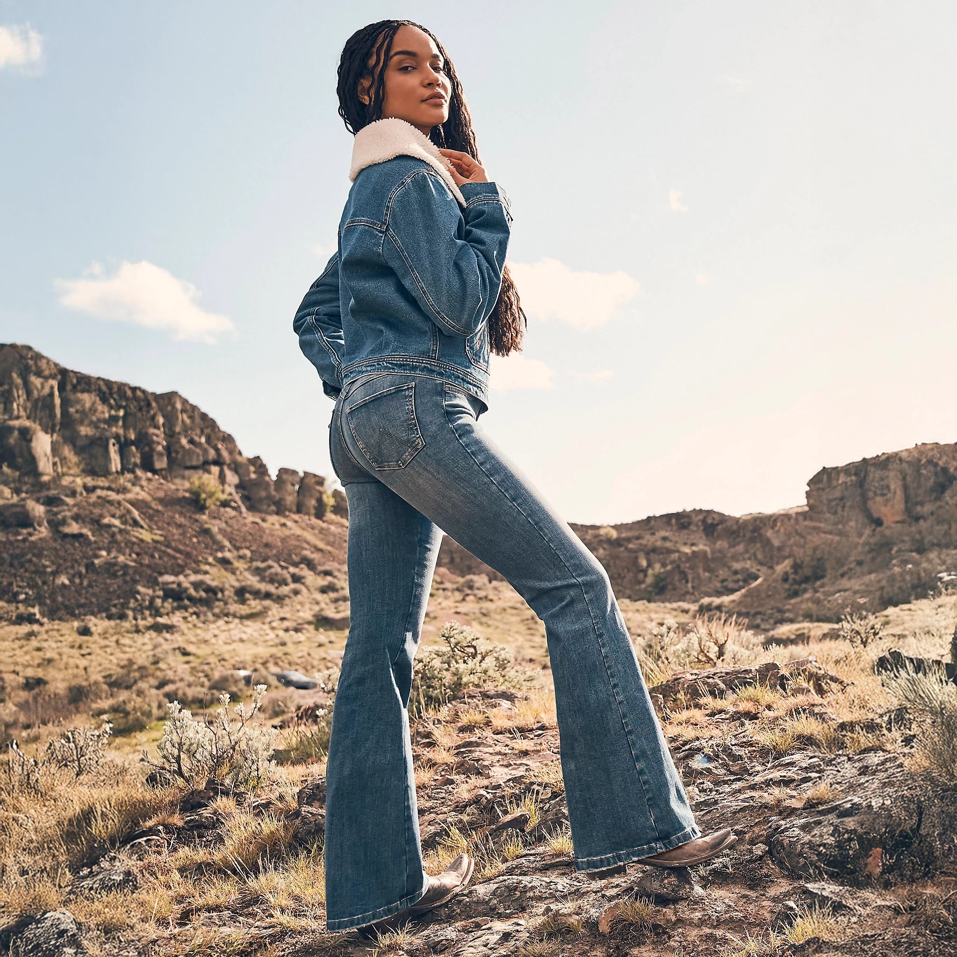 Wrangler Womens BESPOKE Hi Rise FLARE JEAN, 34inch Leg  (112359281)