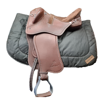 Oilskin Saddle Pad by Didgeridoonas Australia - With Stock Saddle